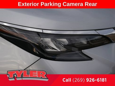 Used 2024 Toyota Sienna XLE FWD image 10