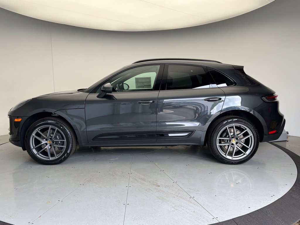 Used 2026 Porsche Macan AWD/4WD image 2