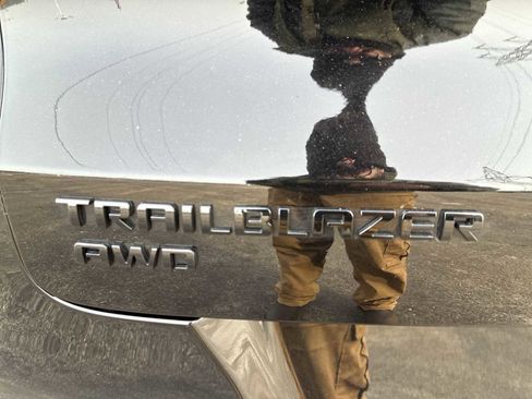 Used 2025 Chevrolet TrailBlazer RS w/ Convenience Package image 31