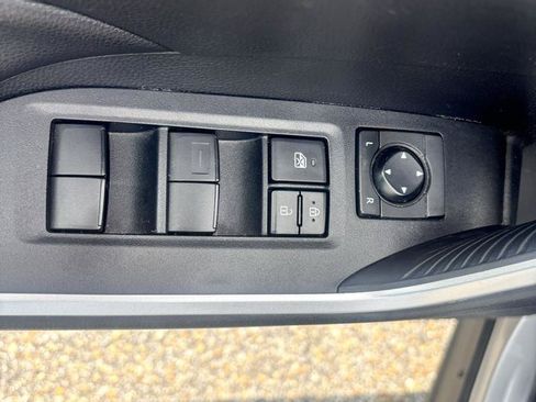 Used 2020 Toyota RAV4 XLE AWD/4WD image 35
