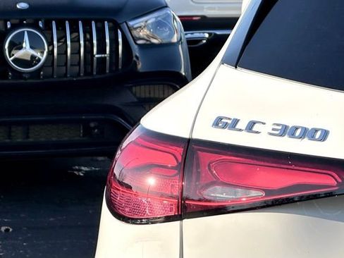 Used 2026 Mercedes-Benz GLC 300 4MATIC image 9