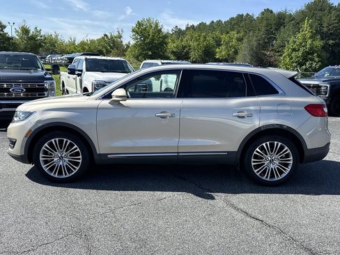 Used 2017 Lincoln MKX Reserve AWD/4WD image 4