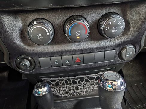 Used 2015 Jeep Wrangler Unlimited Sport w/ Quick Order Package 24S image 24