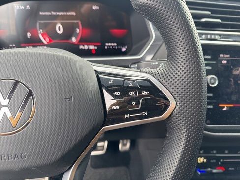 Used 2024 Volkswagen Tiguan SE R-Line image 25