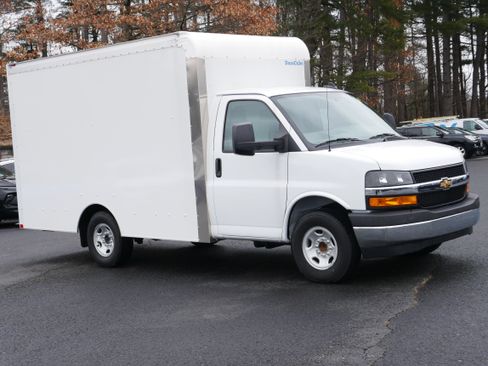 New 2025 Chevrolet Express 3500 w/ Power Convenience Package RWD image 10