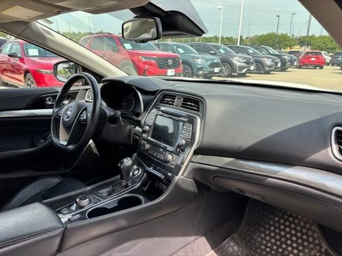 Used 2021 Nissan Maxima 3.5 SV w/ Floor Mat Group FWD image 18