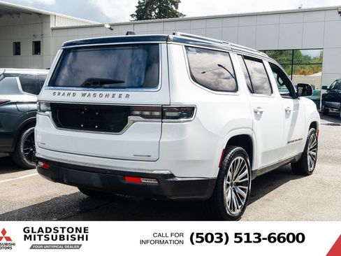 Used 2022 Jeep Grand Wagoneer Series III w/ Rear Seat Video Group 1 AWD/4WD image 7