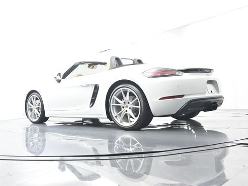 Certified 2017 Porsche 718 Boxster RWD image 54