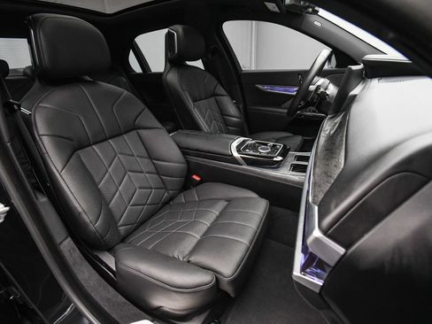 Used 2024 BMW 760i xDrive 760i xDrive image 16