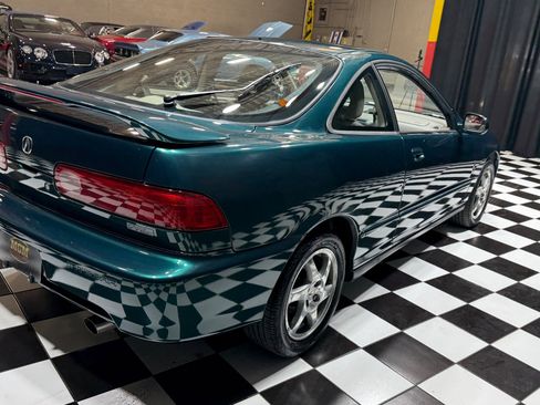 Used 2000 Acura Integra GS-R FWD image 9