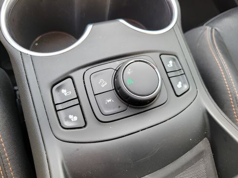 Used 2019 GMC Terrain SLT w/ Preferred Package image 30