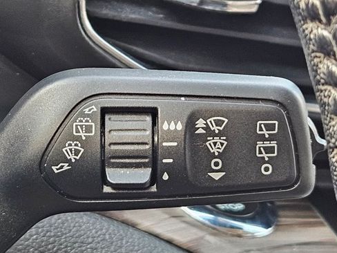 Used 2020 Ford Explorer Limited AWD/4WD image 22