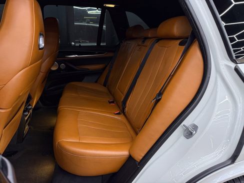 Used 2015 BMW X5 M image 19