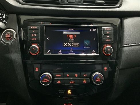 Used 2019 Nissan Rogue SV image 25