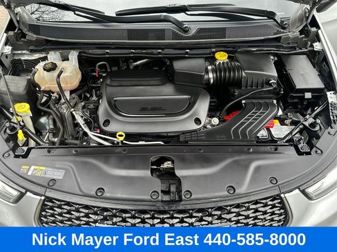 Used 2023 Chrysler Pacifica Touring-L image 23