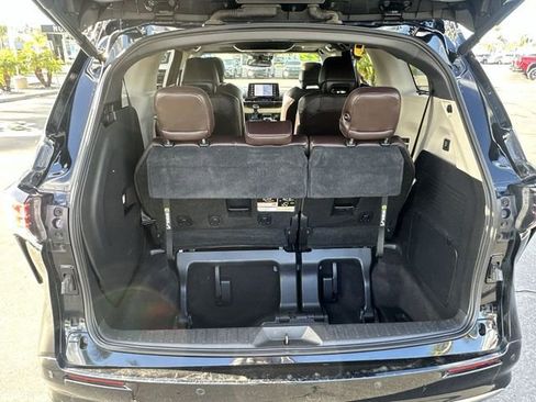 Used 2022 Toyota Sienna Platinum image 27
