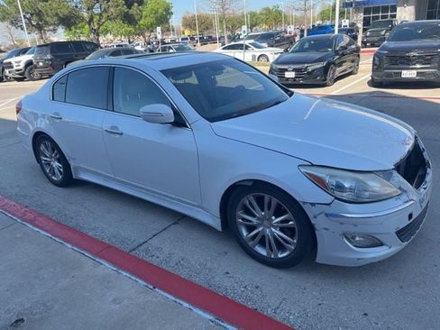 Used 2012 Hyundai Genesis 3.8 w/ Premium Pkg image 5
