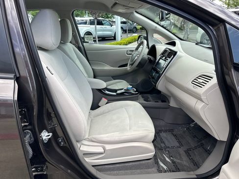 Used 2016 Nissan Leaf SV FWD image 17