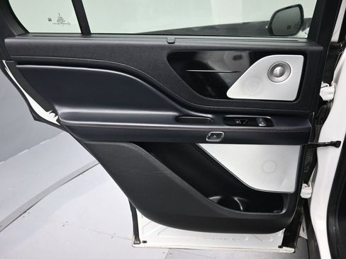 Used 2020 Lincoln Aviator Reserve w/ Equipment Group 202A image 32