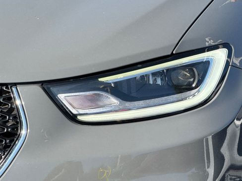 Used 2022 Chrysler Pacifica Touring-L image 48