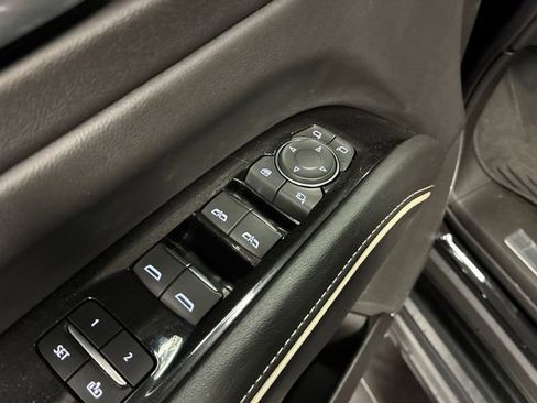 Certified 2023 Cadillac Escalade ESV Premium Luxury AWD/4WD image 11