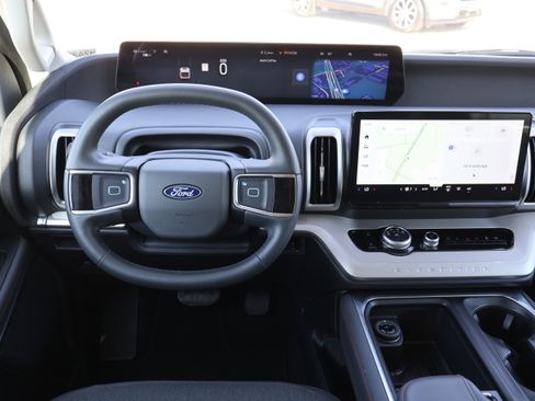 Used 2025 Ford Expedition Max Active image 25