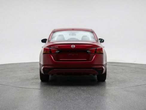 Used 2025 Nissan Altima 2.5 SV FWD image 7