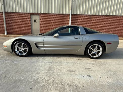 Used 2002 Chevrolet Corvette Coupe w/ Preferred Equipment Group2 image 4
