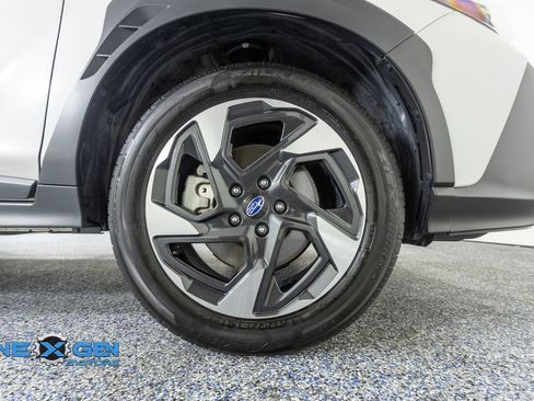 Used 2024 Subaru Crosstrek 2.5i Limited w/ Crosstrek Mirror Package AWD/4WD image 39