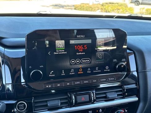 Used 2023 Nissan Pathfinder SL image 9