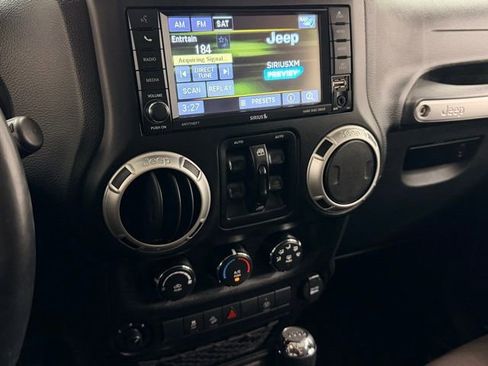 Used 2016 Jeep Wrangler Unlimited Sahara image 14