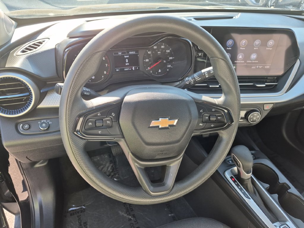 Used 2025 Chevrolet Trax LS FWD image 21