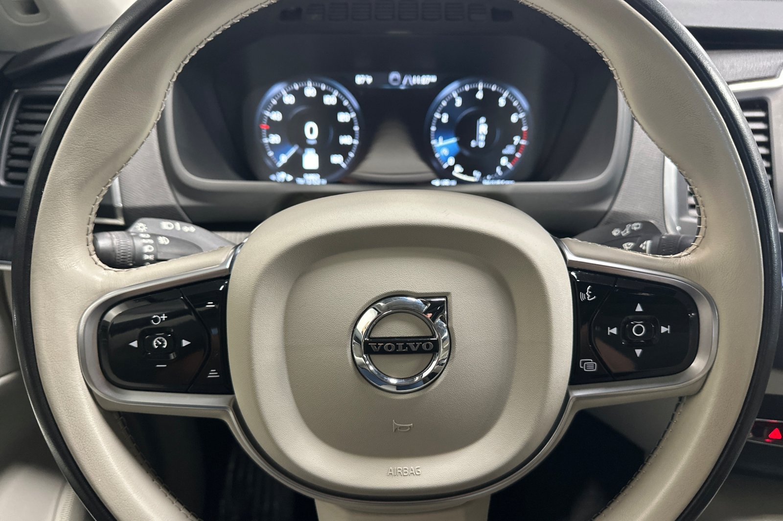 Used 2020 Volvo XC90 T5 Momentum w/ Protection Package Premier AWD/4WD image 26