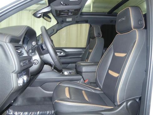 Used 2022 GMC Yukon XL AT4 image 25