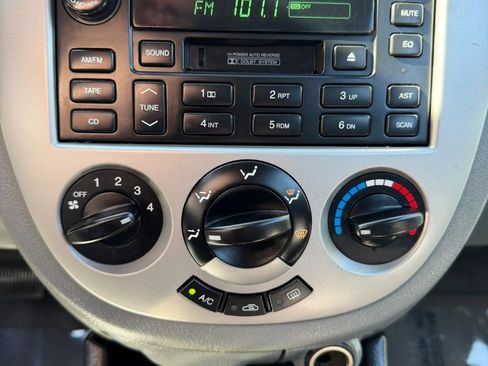 Used 2006 Suzuki Forenza Wagon FWD image 26