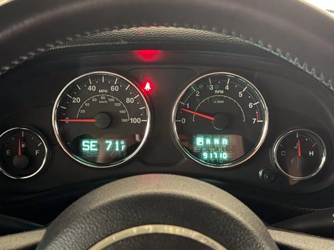Used 2014 Jeep Wrangler Sport w/ Connectivity Group AWD/4WD image 26