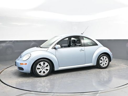 Used 2009 Volkswagen Beetle Coupe FWD image 7