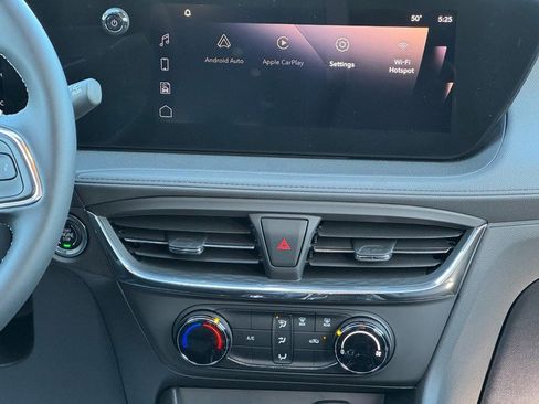 Used 2025 Buick Encore GX Preferred image 13