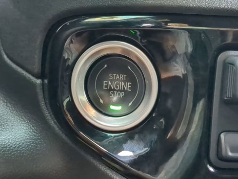 Used 2024 Chevrolet Silverado 1500 ZR2 w/ Technology Package image 30