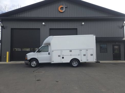 Used 2020 Chevrolet Express 3500 w/ Power Convenience Package RWD image 26
