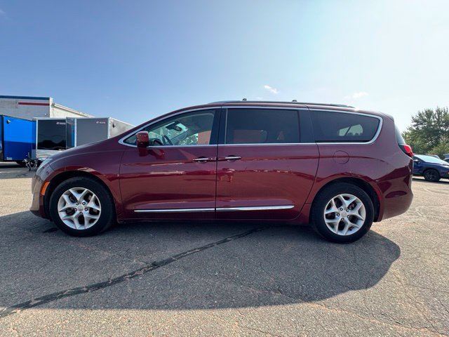 Used 2020 Chrysler Pacifica Touring-L Plus w/ Tire & Wheel Group FWD image 4