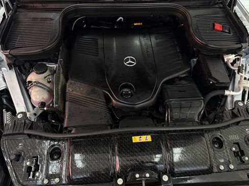 Used 2025 Mercedes-Benz GLS 450 4MATIC image 34