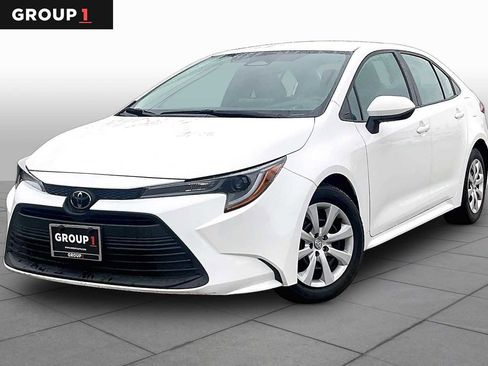 Used 2024 Toyota Corolla LE FWD image 1