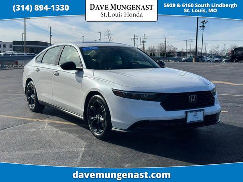 Certified 2025 Honda Accord SE image 1