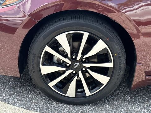Certified 2024 Nissan Sentra SV w/ SV Premium Package FWD image 11