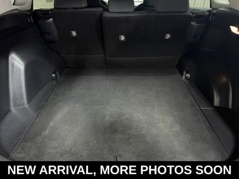 Used 2021 Toyota RAV4 LE FWD image 20