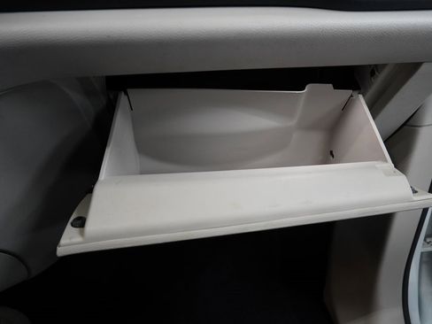 Used 2017 Chrysler Pacifica Touring-L image 34