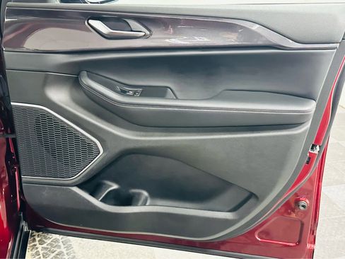 Used 2022 Jeep Grand Cherokee L Altitude image 26