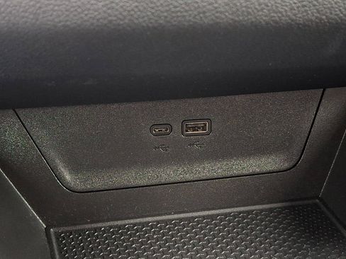 Used 2025 Chevrolet Equinox LT w/ Midnight Edition image 24