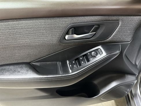 Used 2021 Nissan Rogue SV image 20